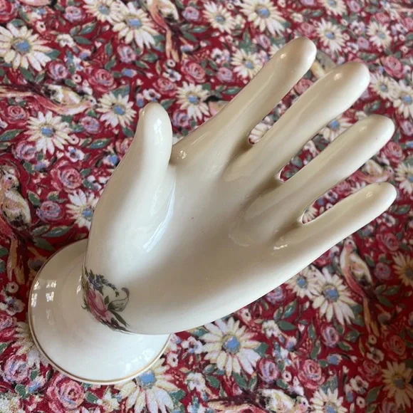 VTG Porcelain Ring Holder - Picture 3 of 5